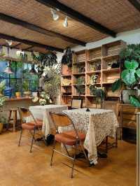 花卉市場裡的神秘咖啡機角！逛到不想走