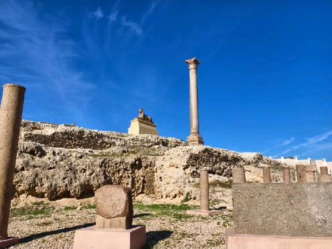 폼페이의 기둥, 알렉산드리아의 시간 여행