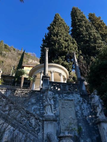 湖岸雅集：Villa Monasteroでコモ湖の繊細な時を味わう