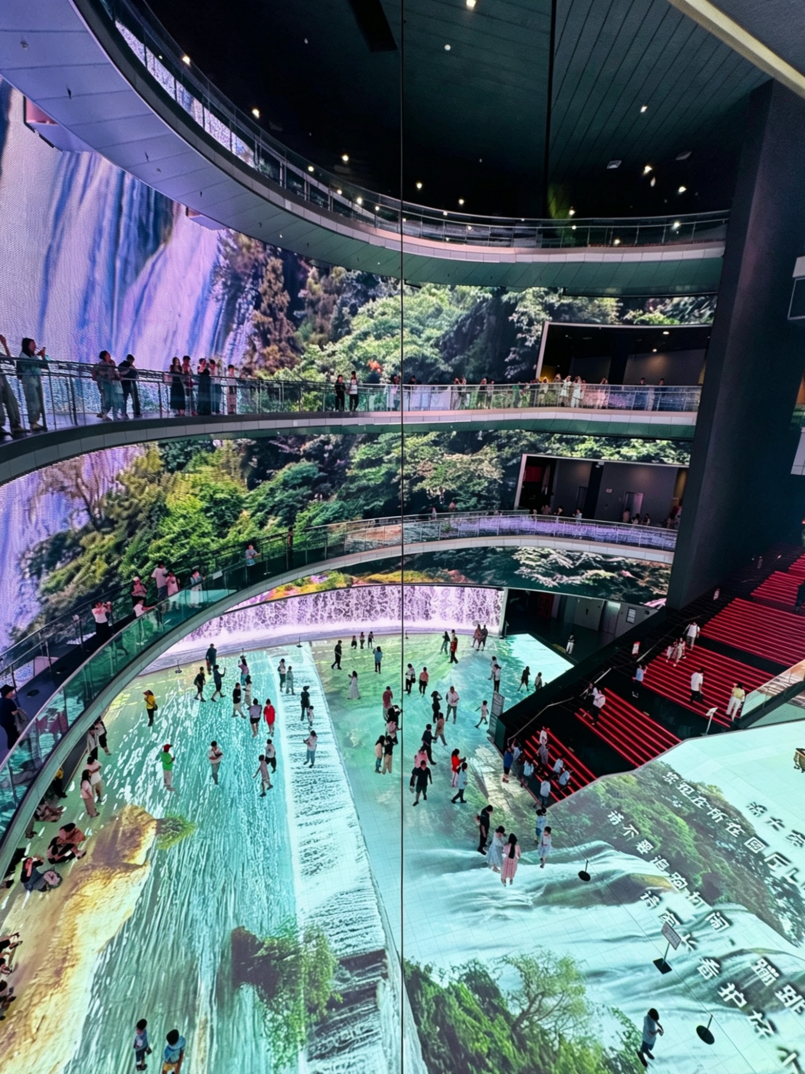 Don't wander aimlessly in Beijing this summer! We've uncovered a free cool-down treasure spot with full air conditioning, perfect for kids, photography, and learning—all without spending a dime for a whole day of fun~

📍China National Film Museum  
No. 9 Nanying Road, Chaoyang District, open 9:00 AM - 5:00 PM (closed on Mondays)  
✅Free reservation: search the name on the official WeChat account, tickets released every night at 10 PM, booking early is highly recommended  
✅Free parking available; public transport is inconvenient, so taking a taxi directly is advised  

✨Must-See Highlights  
The central rotunda features a giant, immersive screen that’s truly stunning; shooting photos from the 2nd and 3rd floors creates amazing shots!  
Explore the exhibition halls to unlock the 100-year history of Chinese cinema with a fully immersive atmosphere  
Bring kids to Halls 6 and 7 to enjoy classic animated films—they’ll love it!  

💡One-Day Tour Route  
Film Museum → Civil Aviation Museum → Railway Museum → 798 Art District  
The three museums are very close to each other, all free, perfect for a one-stop visit  
End the day at 798 for some shopping, dining, and drinks—a perfect wrap-up  

Beat the heat and entertain the kids at the same time—this is the ultimate summer itinerary in Beijing!