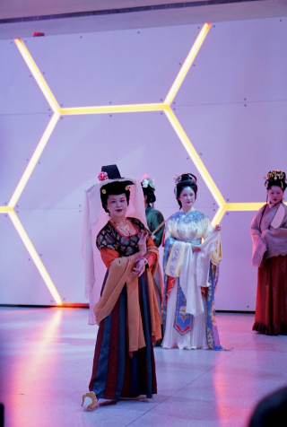 Stunning Performance! Hanfu Shines at World Trekkers - China.