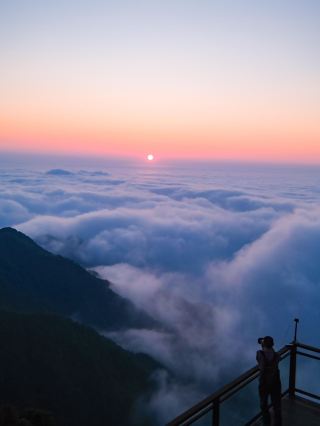 郴州資興（ちんしゅう・しこう）といえば東江湖だけではありません。回龍山の雲海は言葉を失うほどの美しさです。