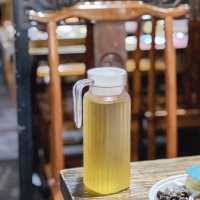 《宮廷風裝修火鍋店》