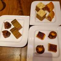 Unusual lounge experience - Amara Singapore
