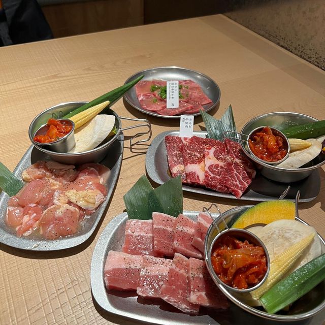 日式燒肉露營風！K11 Art Mall 火土燒肉｜玩味感十足．必食月見醬燒飯團🍚