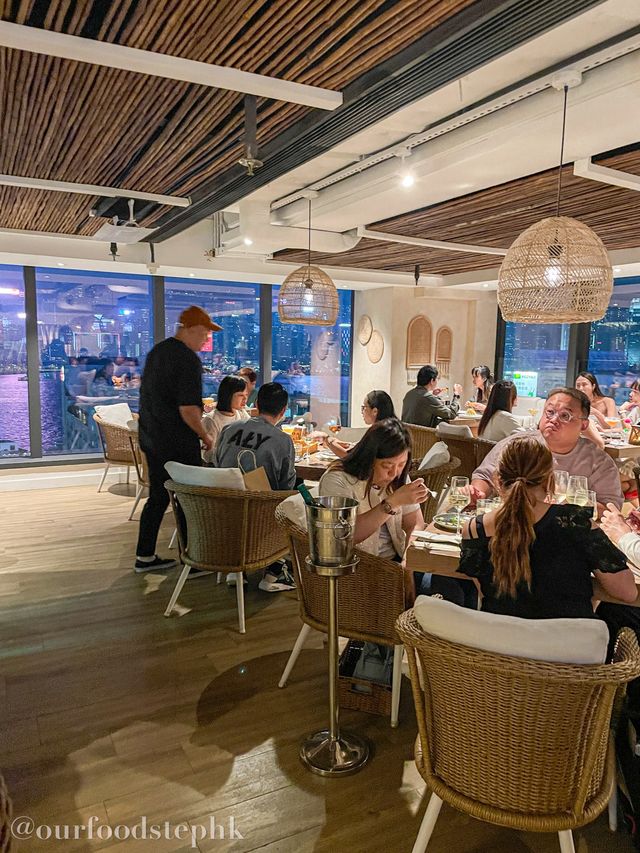 【尖沙咀｜美酒佳餚伴維港夜景 香港最美的Rooftop餐廳❤️】