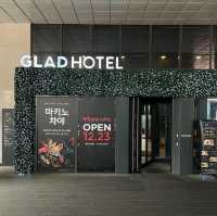 非常方便舒適嘅Glad hotel