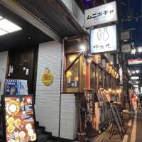【大阪・難波】桜満開の店内でサクサク韓国チキンを味わう「ムニポチャ難波店」