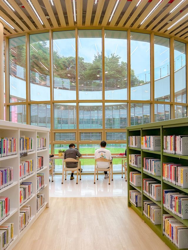 요즘 떠오르는 핫플 서초구립방배숲환경도서관📚
