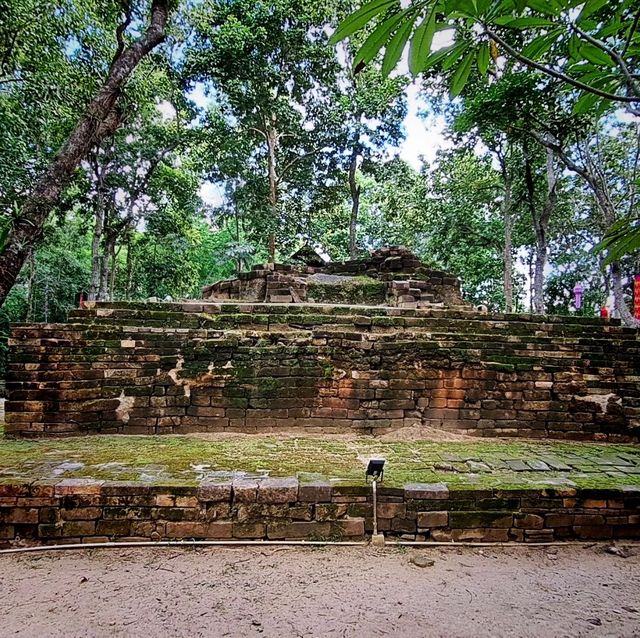 วัดกู่ดินขาว  สวนสัตว์เชียงใหม่