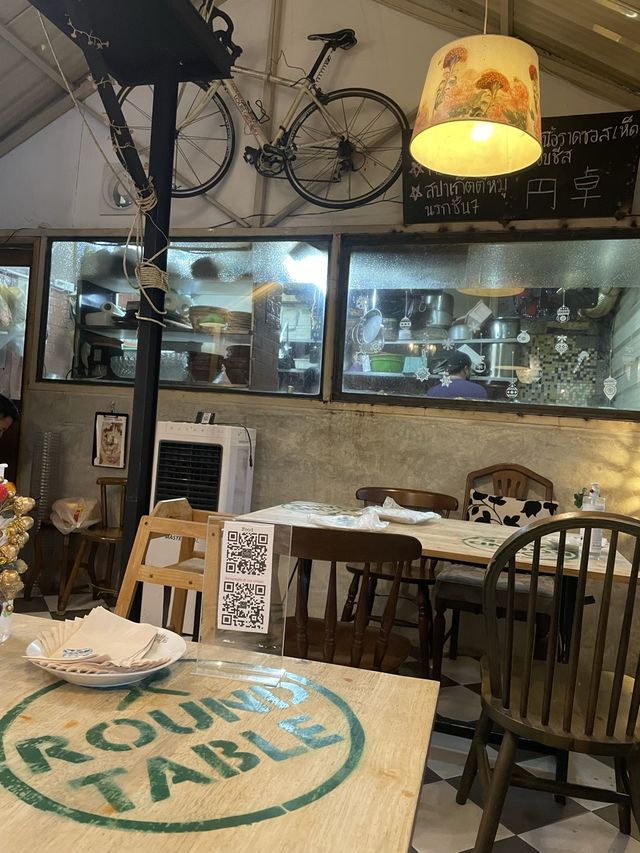 ร้านอาหารลับย่านสิรินธร