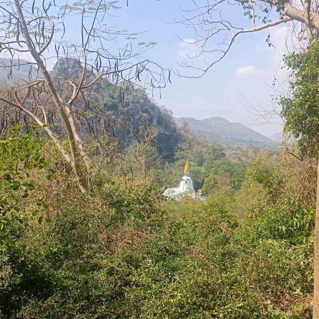 วัดถ้ำพระโพธิสัตว์ สระบุรี โบราณสถานกลางหุบเขา