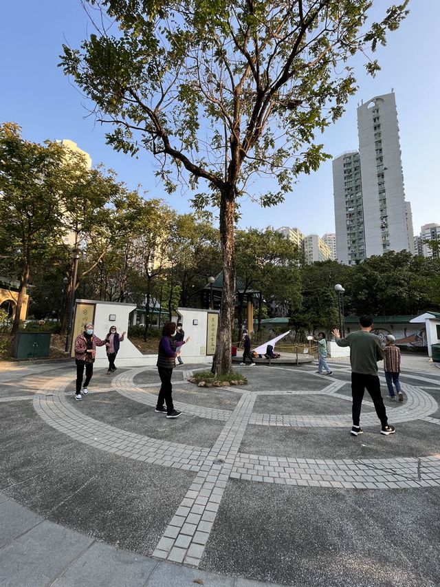 糅合中西合璧設計嘅黃大仙文化公園