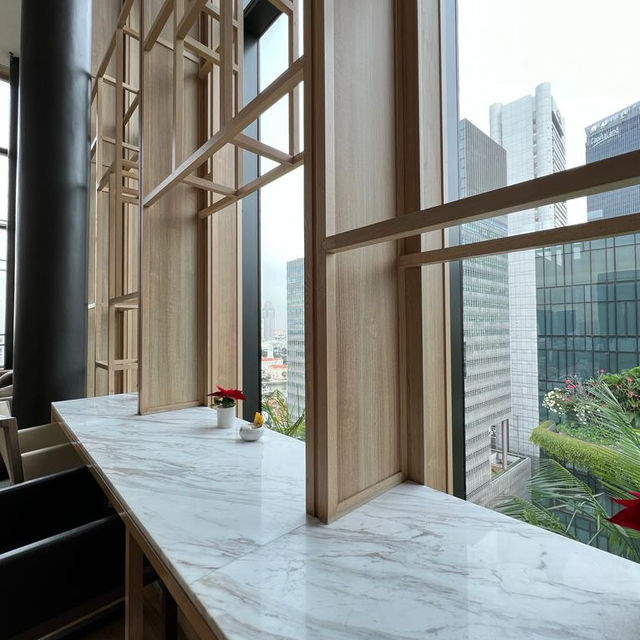 Best hotel lounge in Chinatown 