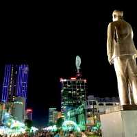  Ho chi Minh Square (จัตุรัสโฮจิมินห์)