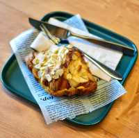 เอทซิกทีน คาเฟ่ (8SIXTEEN Cafe) 