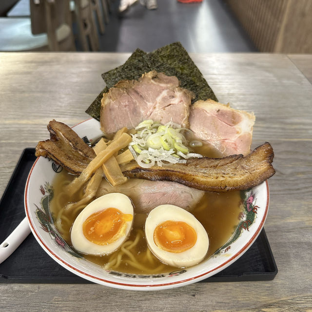 肉食控不能錯過！3倍叉燒鋪滿碗邊