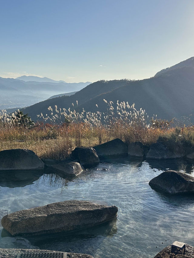 Outdoor Onsen with mt Fuji View