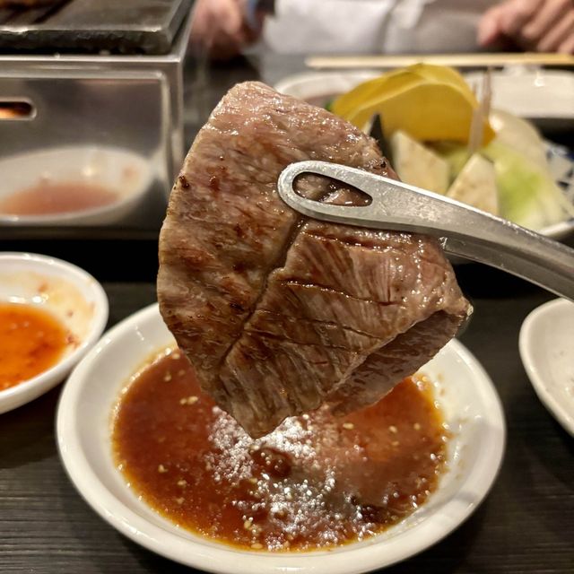 【大阪・南森町】分厚い大きい肉を味わえる絶品焼肉「希少部位肉専門店 やまむら」