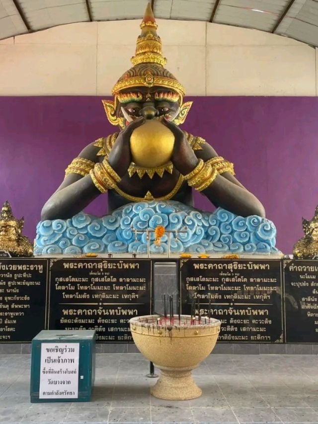 วัดบางจาก วัดชื่อดังย่านปากเกร็ด นนทบุรี
