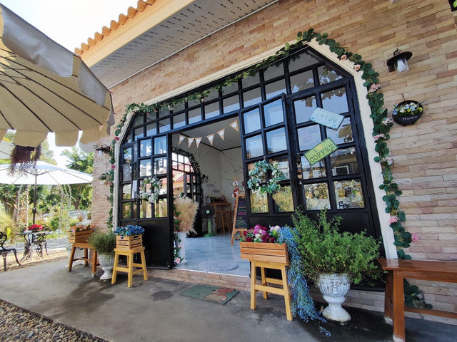 คาเฟ่บนเนินเขา บรรยากาศสุดชิล ⛰️