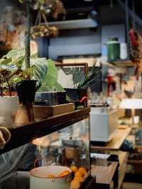 Cafe Review: Flowers in the Window, JB