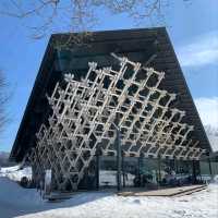 白馬站：滑雪服、住宿、餐廳一應俱全，星巴克適合欣賞美景