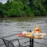 The Tryst River Kwai ที่พักริมแม่น้ำแคว