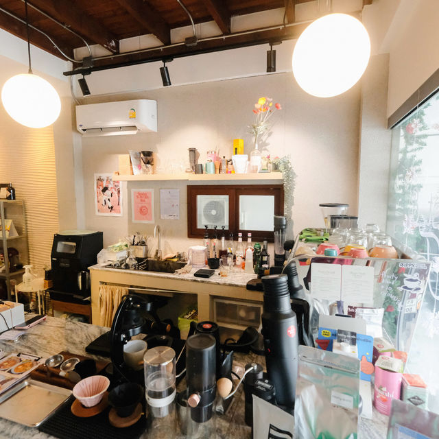 Roast N Toast Cafe - Tribe 44