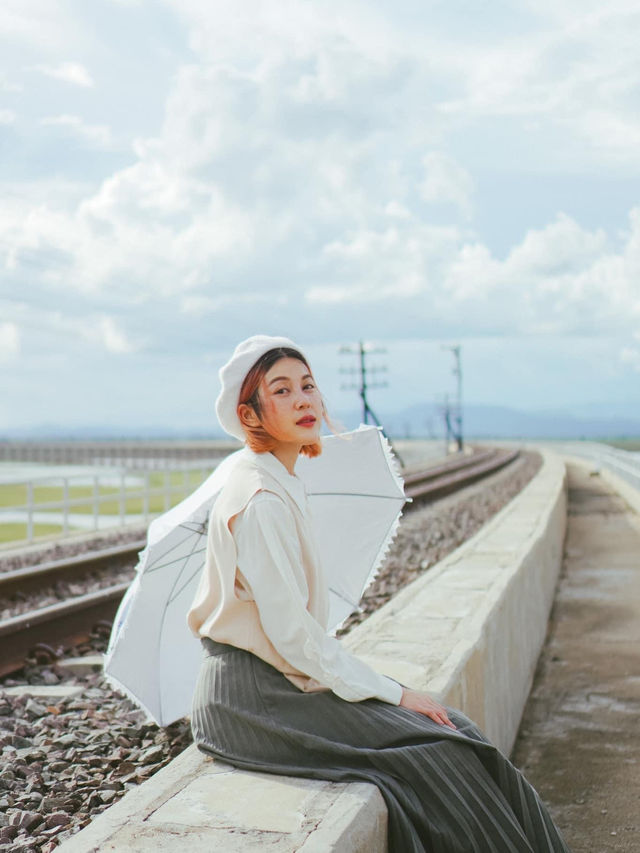 รถไฟลอยน้ำ เขื่อนป่าสักชลสิทธิ์