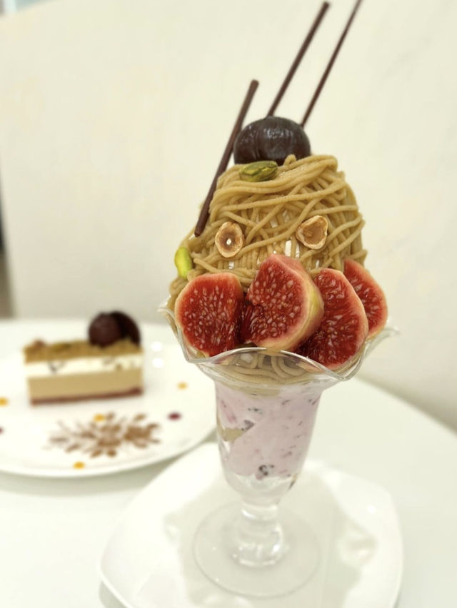 【福岡カフェ】ケーキ屋さんの季節ごとのパフェが大人気✨