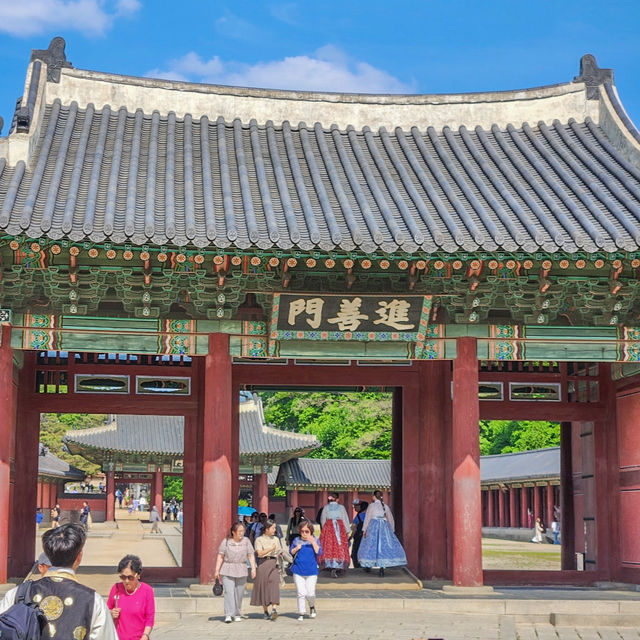 서울의 봄을 만끽하기에 안성맞춤인 경희궁 
