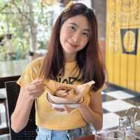 ร้านลับพัทยา ขนมปังโฮมเมด ชิ้นละ25บาทเท่านั้น