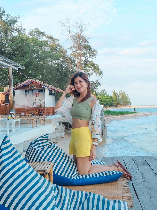 บาร์ริมทะเลระยอง บรรยากาศสุดชิลล์