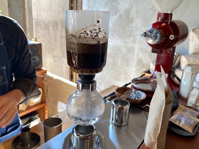 【福岡カフェ】サイフォンで淹れてもらえるアツアツのコーヒー