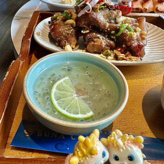颱風天的美食（布納咖啡館）椒鹽豬腳.非吃不可餐廳