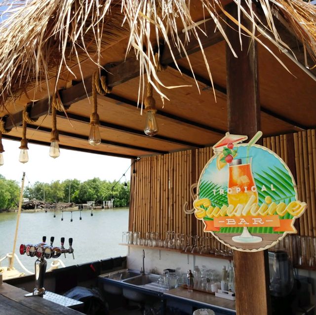 Sea You Cafe ...ณ ป้อมพระจุลฯ แหลมฟ้าผ่า