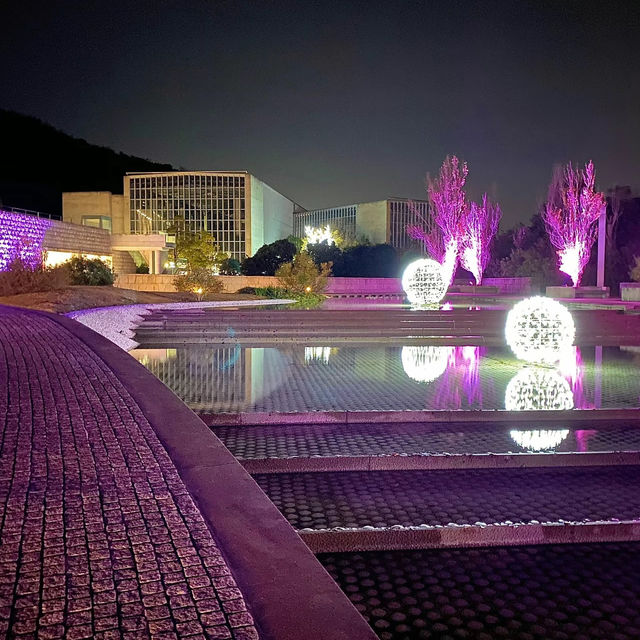 【淡路夢舞台】星空と夜景が繋がる✨建築が美しいイルミネーション✨