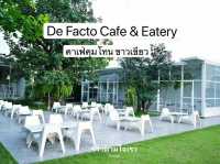 คาเฟ่คุมโทนขาวเขียวบรรยากาศร่มรื่น