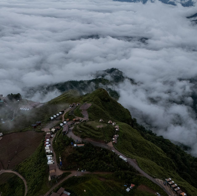 ที่พักสวยบนภูทับเบิก เห็นวิวทะเลหมอกแบบจึ้งงง⛰️
