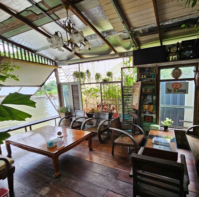 eight de klong