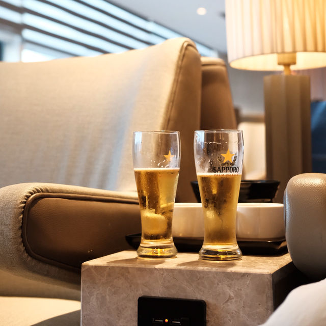 機場Premium Plaza Lounge體驗🍻✈️ 機場Premium Plaza Lounge體驗🍻✈️