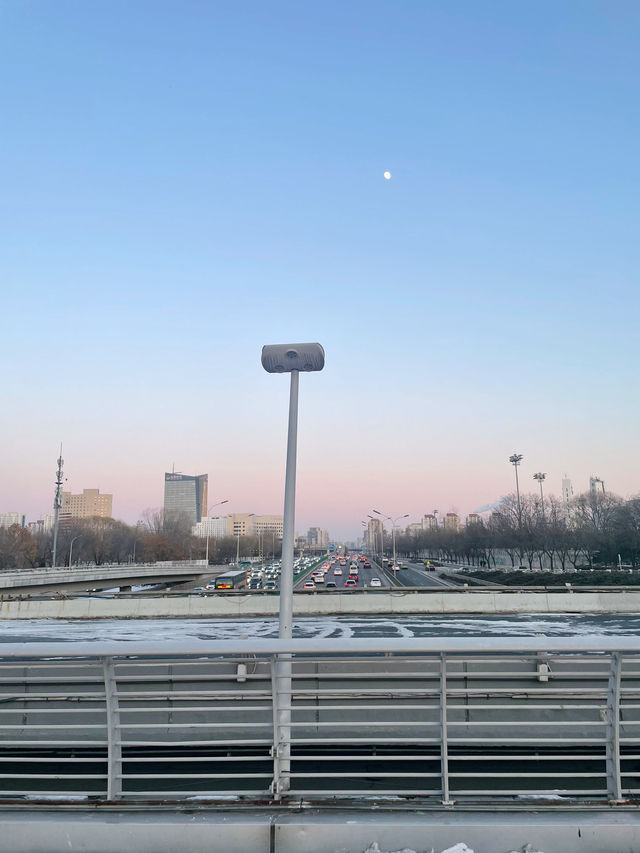 Beijing’s Modern Marvels Illuminated: A Night Journey from Olympic Grandeur to Guomao’s Skyline