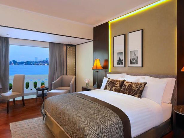 Anantara Riverside Bangkok Resort