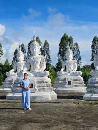 ระหว่างการเดินทางไปวัดพระธาตุหมื่นหิน 