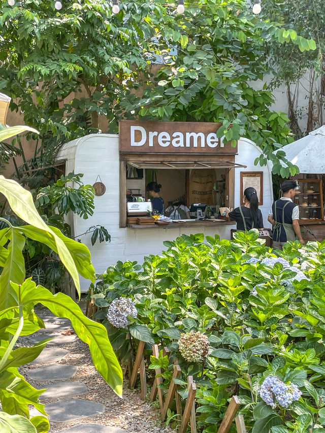 자연을 품은 카페 ‘DREAMER'