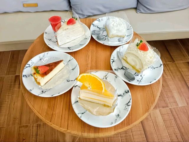 TAKE A BREAK : Cafe &Bakery