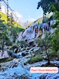4 Famous Waterfall You must see in Jiuzhauguo