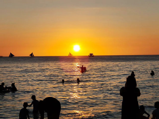 Boracay’s Sunset Spectacle