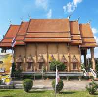 สักการะพระพุทธรูปประจำเมืองกำแพงเพชร